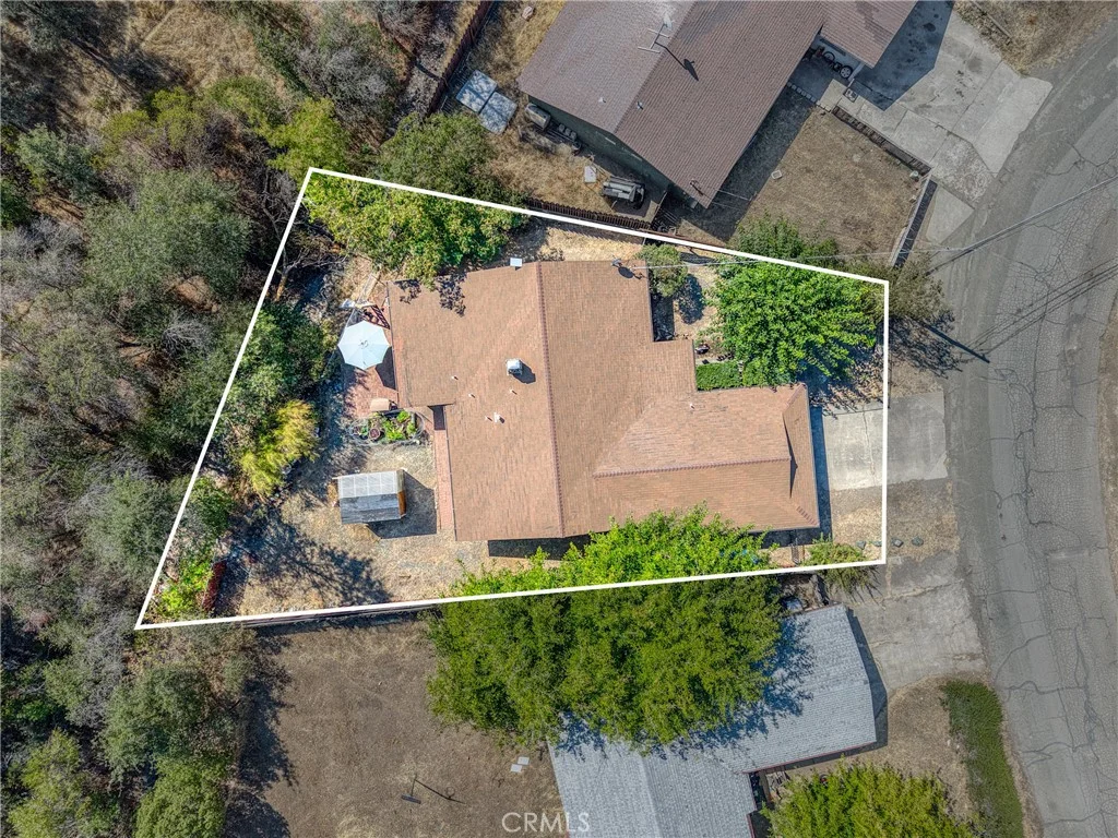 6633 Victoria St, Lucerne, CA 95458