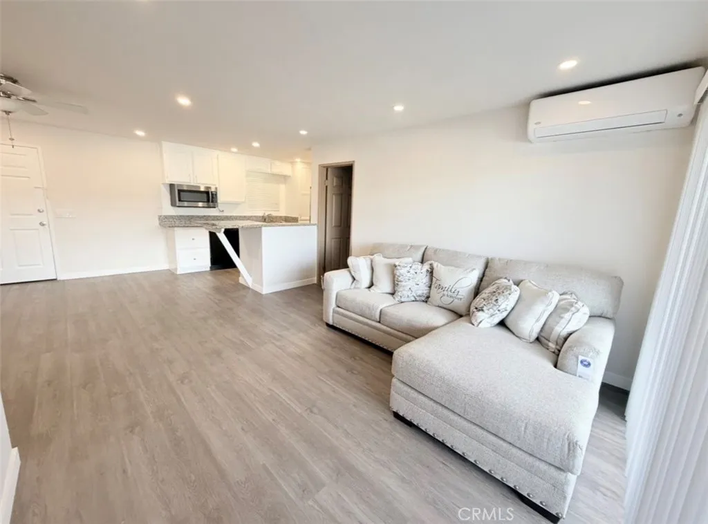 Additional image 29 of 2507 E 15th St Unit 213, Long Beach, CA 90804