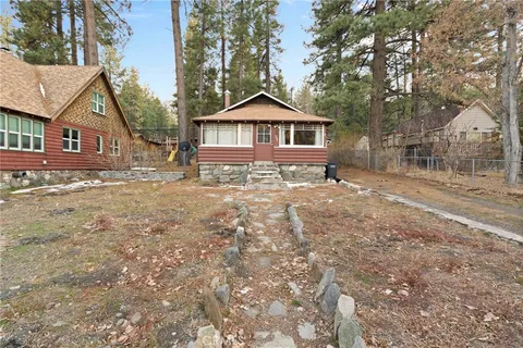 1149 Apple Avenue, Wrightwood, CA MLS: OC25020169