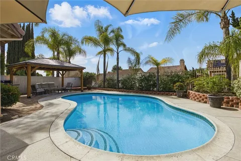 23833 Castinette Way, Murrieta, CA MLS: SW25057511