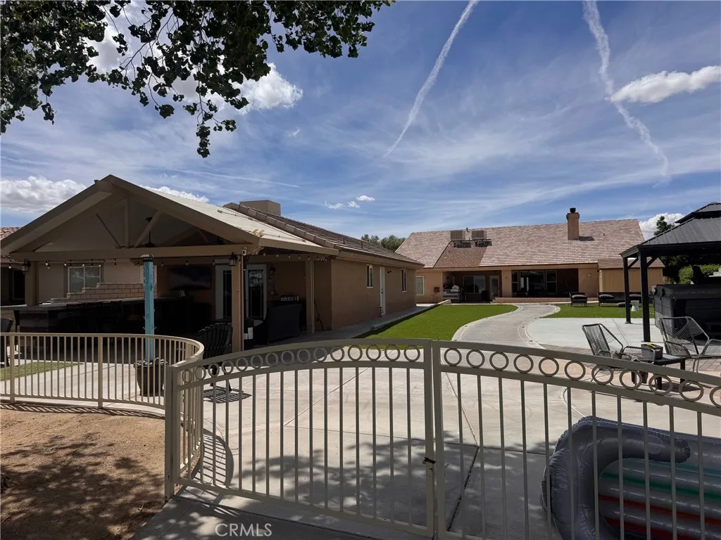 39481 Mountain View Rd, Yermo, CA 92398