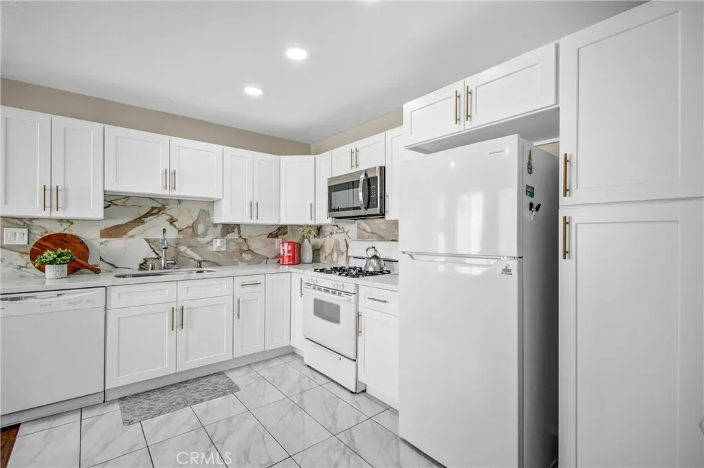 Additional image 12 of 37940 42nd Street E Unit 125, Palmdale, CA 93552