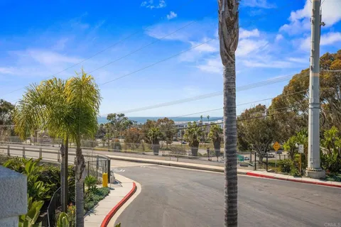 795 Harbor Cliff Way Unit 201, Oceanside, CA 92054 - MLS#: NDP2502762
