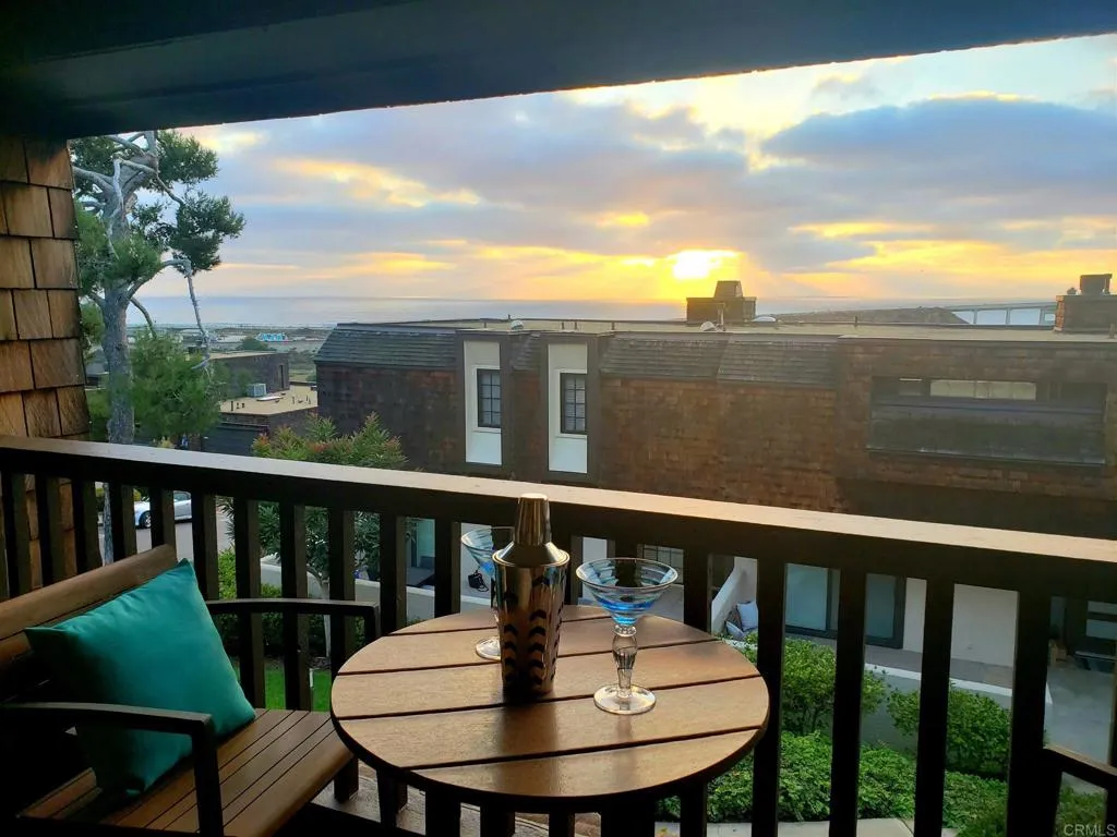 2162 Caminito Del Barco