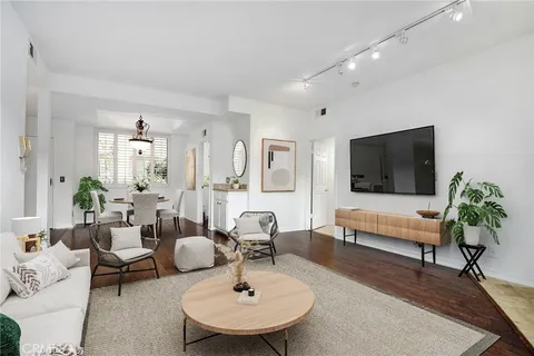 18600 Clark Street Unit 102, Tarzana, CA MLS: SR25093948