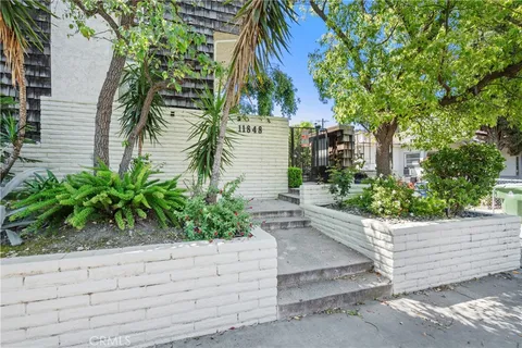 11848 Erwin Street Unit 7, North Hollywood, CA MLS: PF25078673