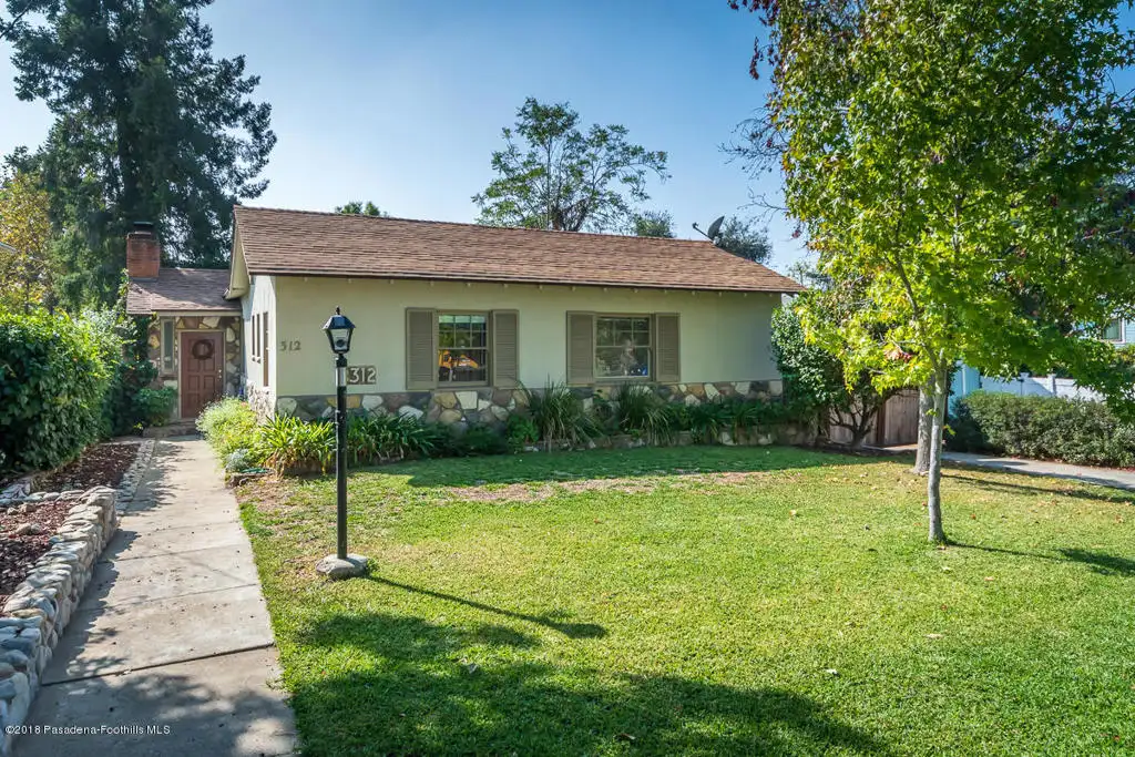 312 W Las Flores Drive, Altadena, CA 91001