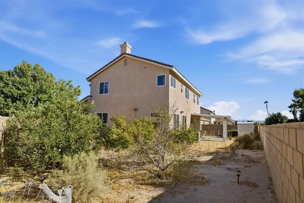 43145 Carpenter Dr, Lancaster, CA 93535