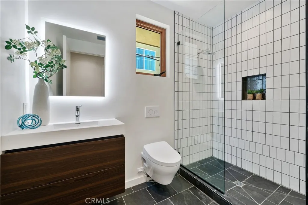 Additional image 117 of 12123 Iowa Ave, Los Angeles, CA 90025