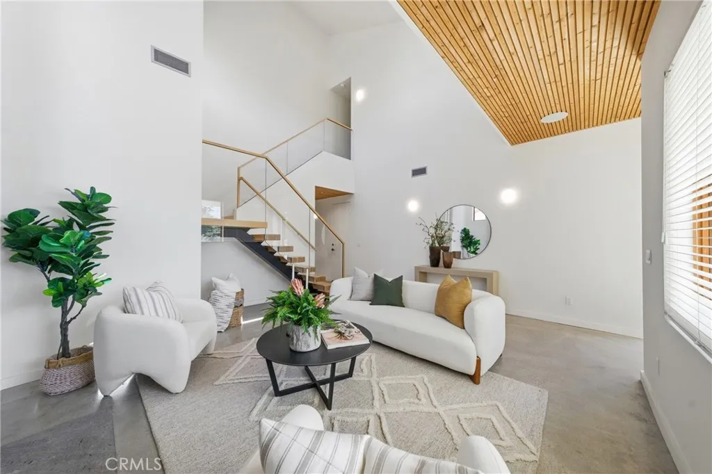 Additional image 130 of 12123 Iowa Ave, Los Angeles, CA 90025