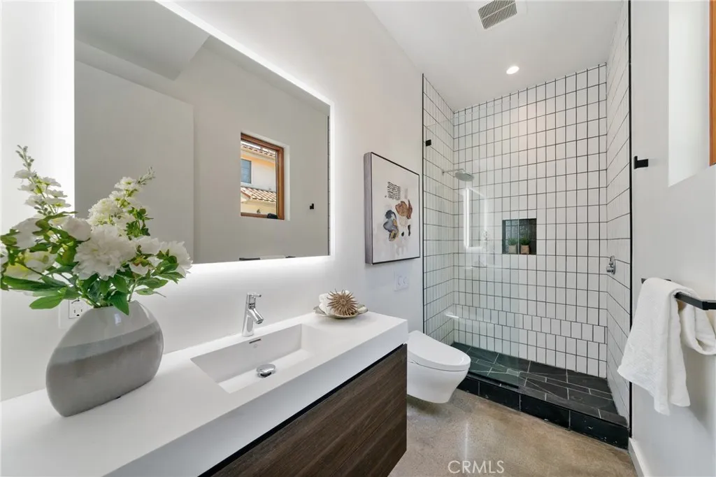 Additional image 84 of 12123 Iowa Ave, Los Angeles, CA 90025