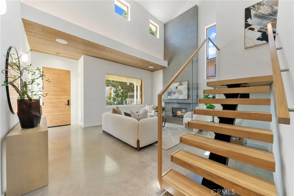Additional image 7 of 12123 Iowa Ave, Los Angeles, CA 90025