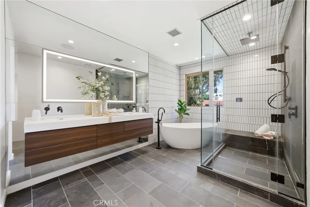 Additional image 137 of 12123 Iowa Ave, Los Angeles, CA 90025