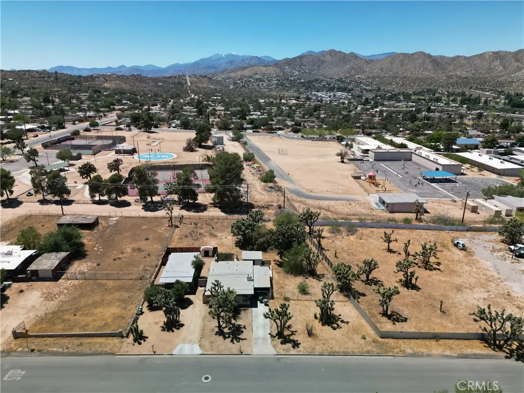 Additional image 19 of 7634 Fox A & B Trl, Yucca Valley, CA 92284