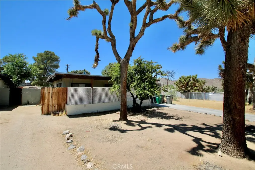 Additional image 5 of 7634 Fox A & B Trl, Yucca Valley, CA 92284
