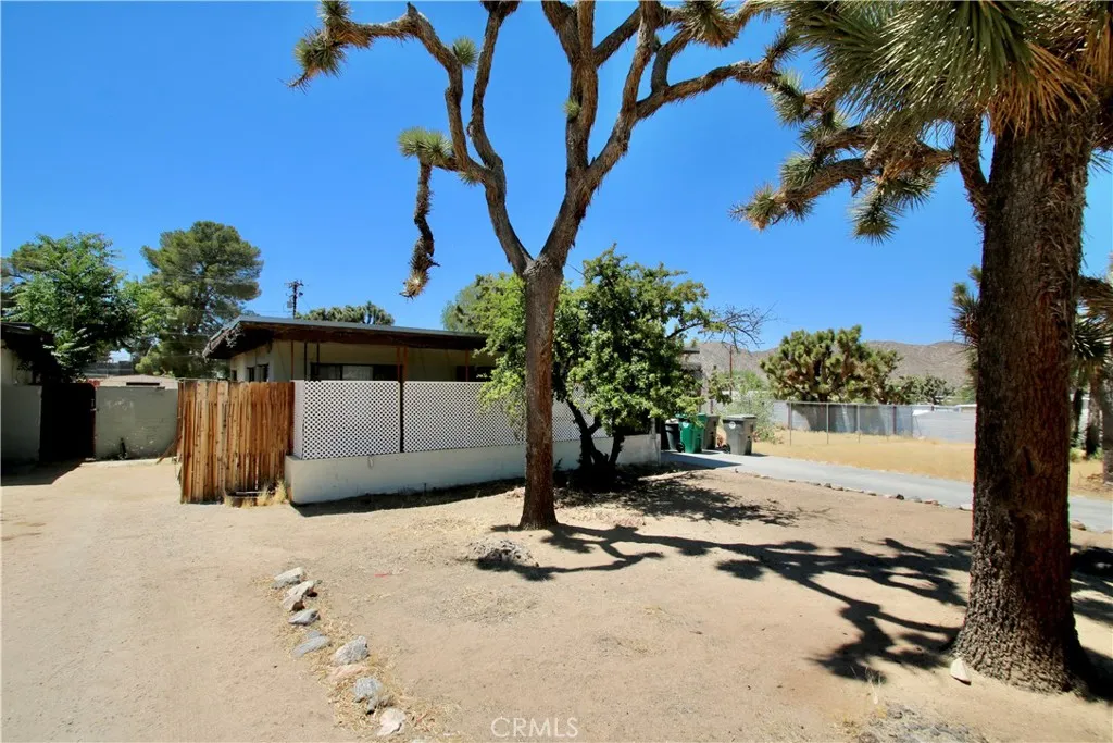 Additional image 31 of 7634 Fox A & B Trl, Yucca Valley, CA 92284