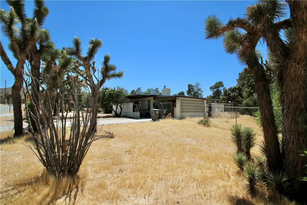 Additional image 16 of 7634 Fox A & B Trl, Yucca Valley, CA 92284