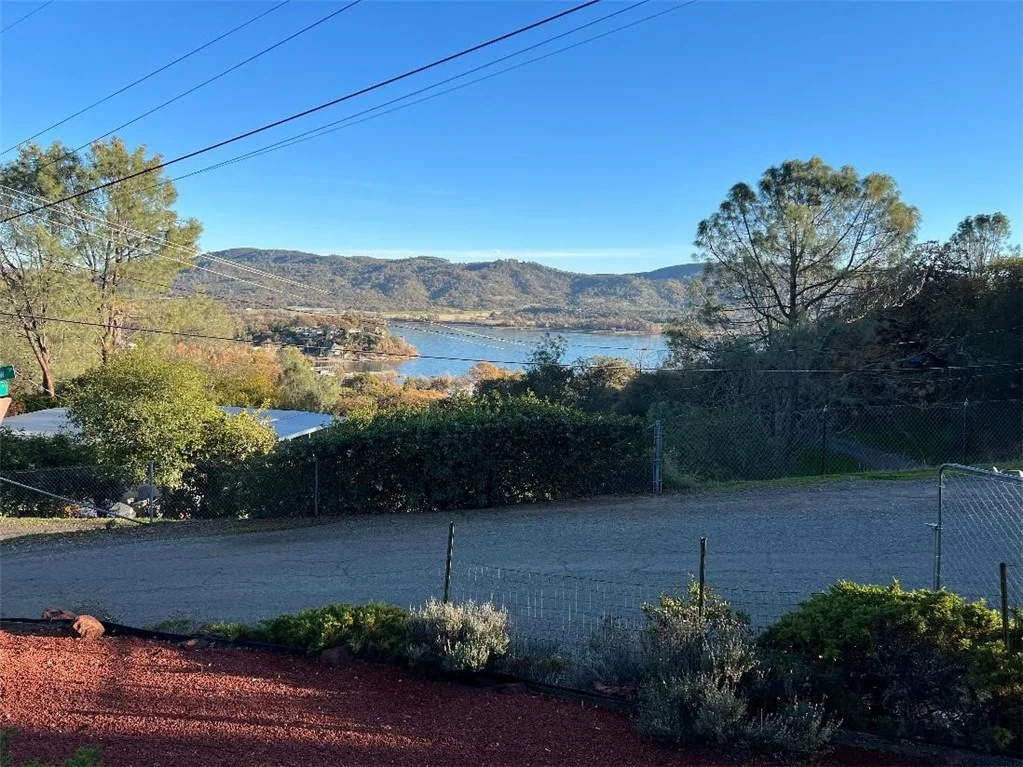 12332 Lakeview Drive, Clearlake Oaks, CA 95423