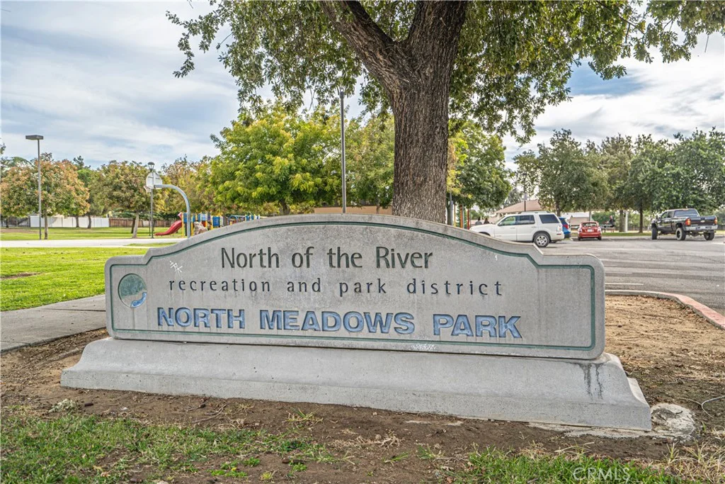 625 Meadow Grove Ct, Bakersfield, CA 93308