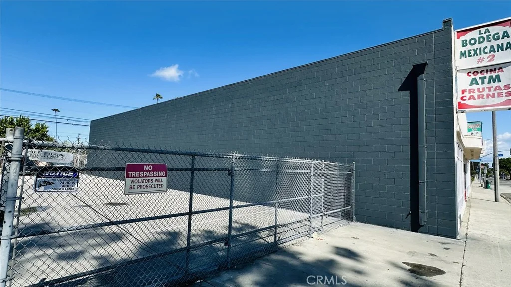 5575 Atlantic Avenue, Long Beach, CA 90805