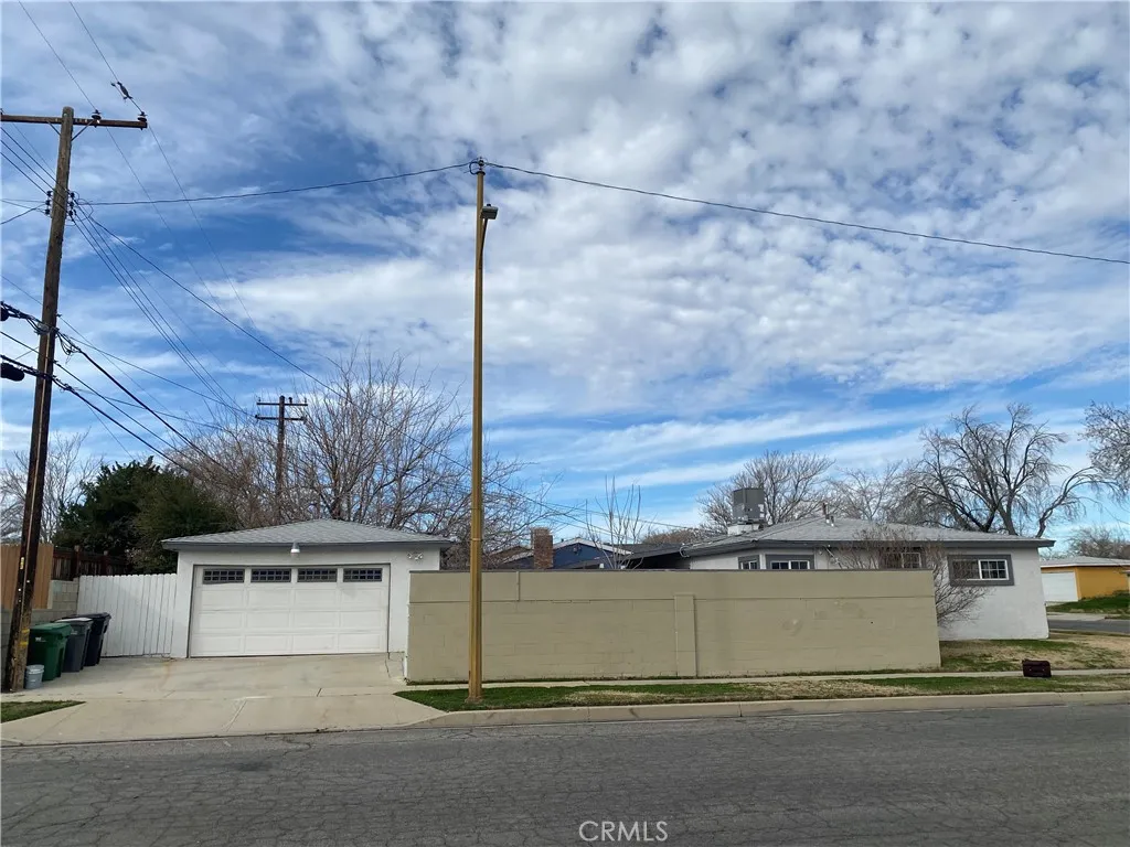 Additional image 18 of 646 E Nugent St, Lancaster, CA 93535