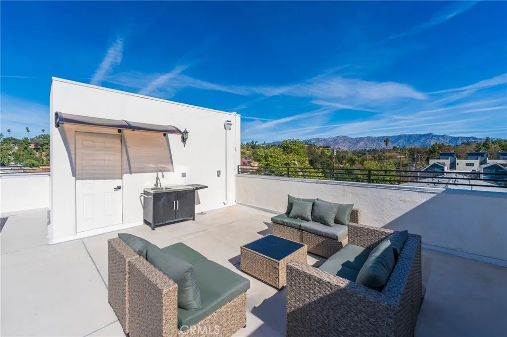 Additional image 18 of 712 N Chestnut Avenue, Los Angeles, CA 90042