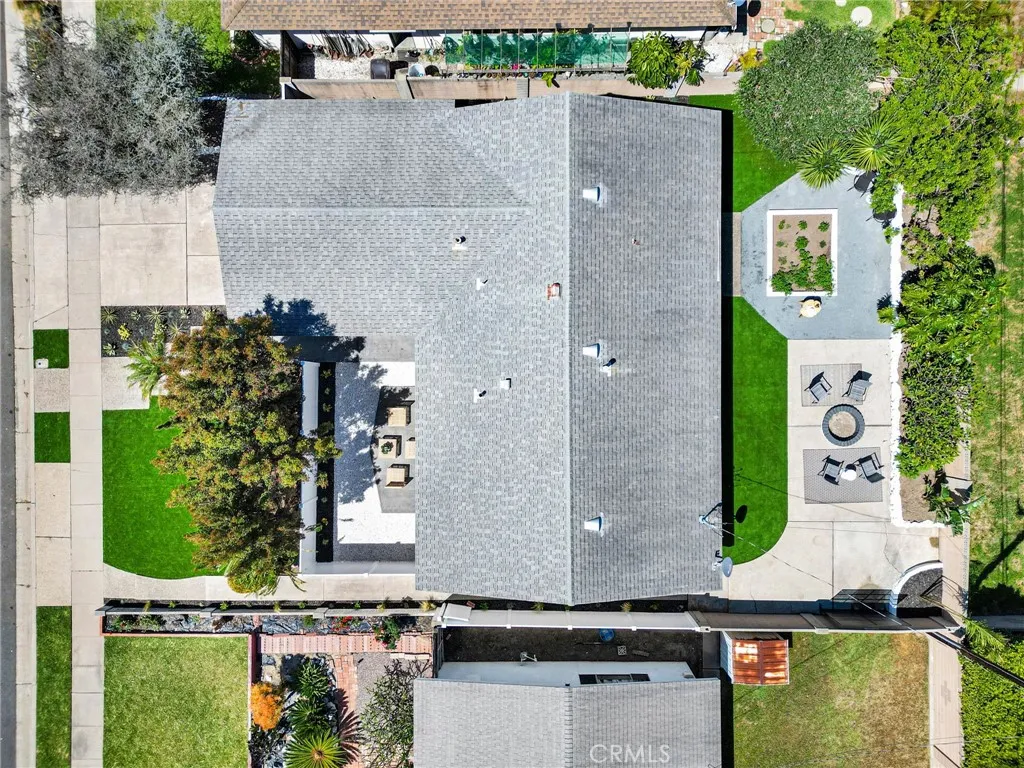 8141 Valencia Dr, Huntington Beach, CA 92647