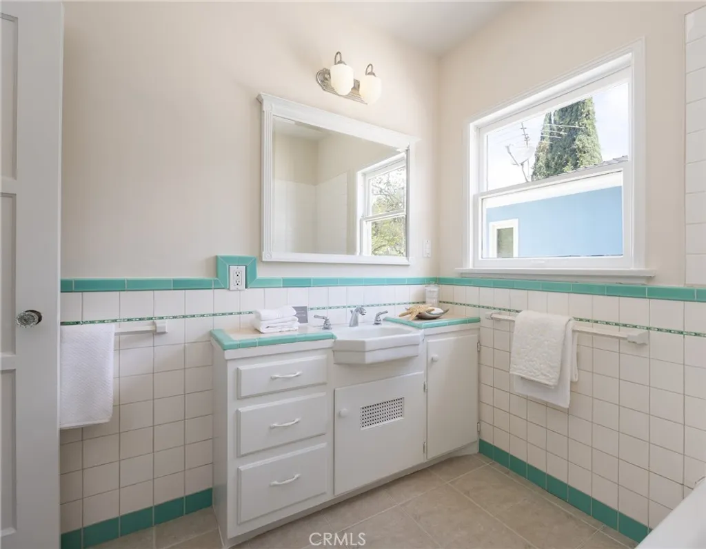 Additional image 25 of 2324 N Riverside Dr, Santa Ana, CA 92706