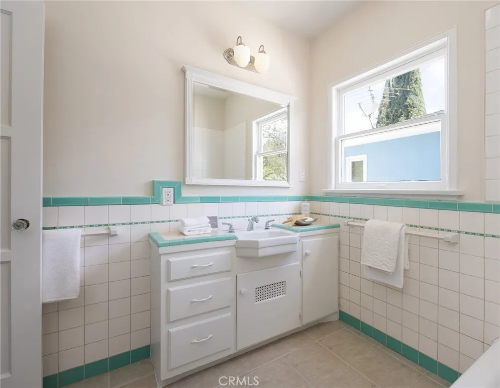 Additional image 77 of 2324 N Riverside Dr, Santa Ana, CA 92706