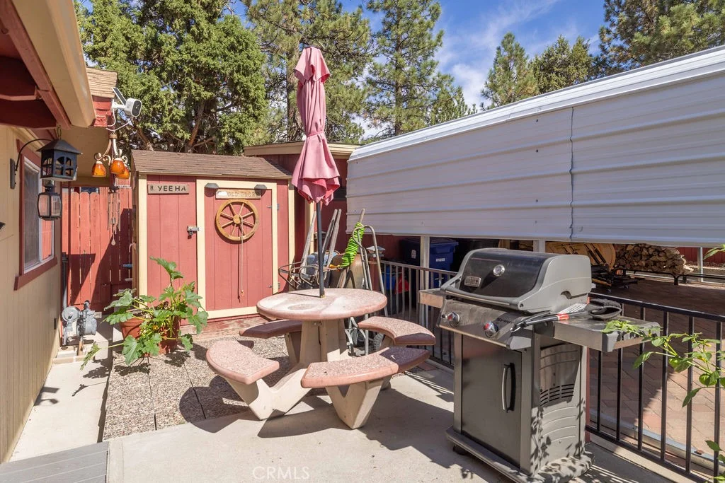 500 E Meadow Ln, Big Bear City, CA 92314