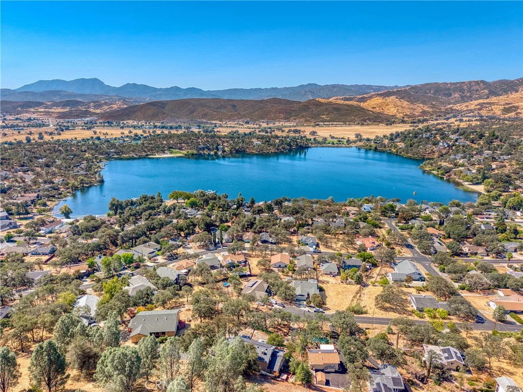 18798 Oak Grove Road, Hidden Valley Lake, CA 95467