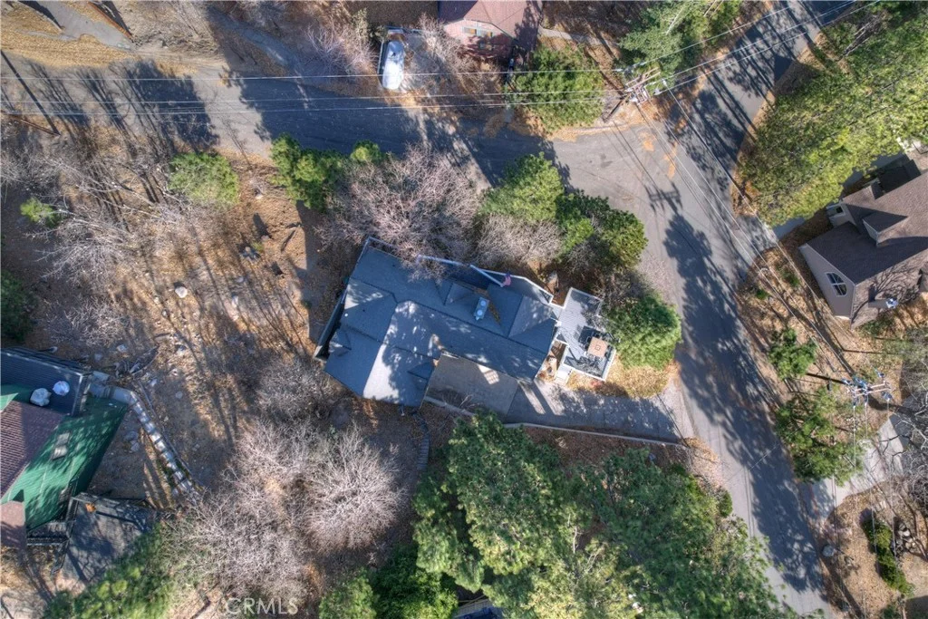 27832 St Bernard Dr, Lake Arrowhead, CA 92352