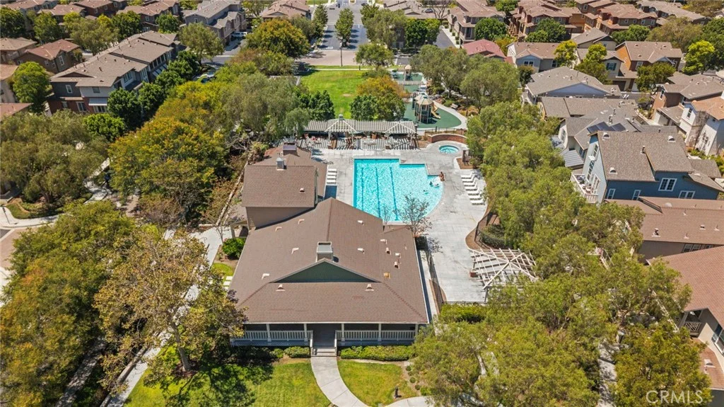 221 Landmark Ln, Tustin, CA 92782