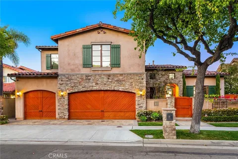44 Drakes Bay Drive, Corona Del Mar, CA MLS: OC25041988