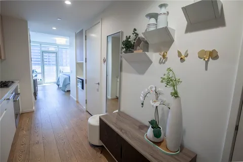 877 Francisco Street Unit 1721, Los Angeles, CA 90017 - MLS#: SB25026381