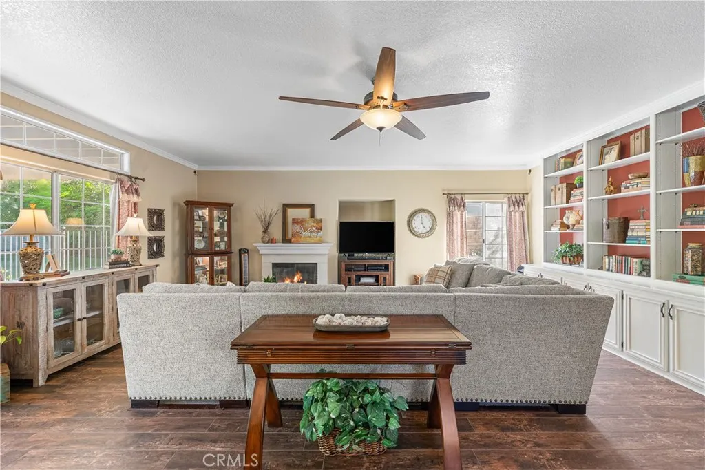Additional image 93 of 42204 Round Hill Dr, Lancaster, CA 93536