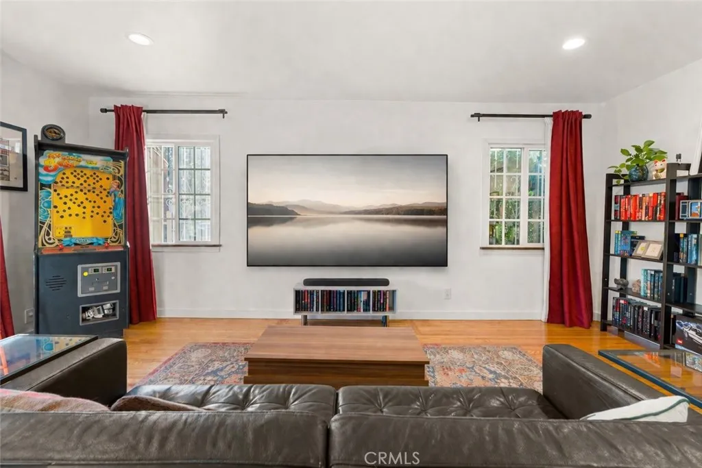 Additional image 7 of 527 W 106th Street, Los Angeles, CA 90044