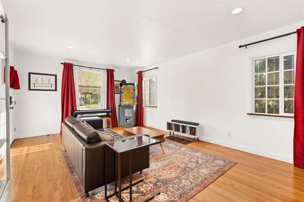 Additional image 40 of 527 W 106th Street, Los Angeles, CA 90044