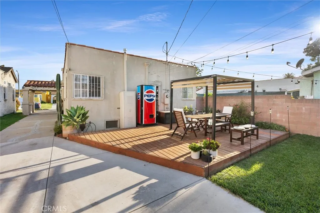 Additional image 27 of 527 W 106th Street, Los Angeles, CA 90044