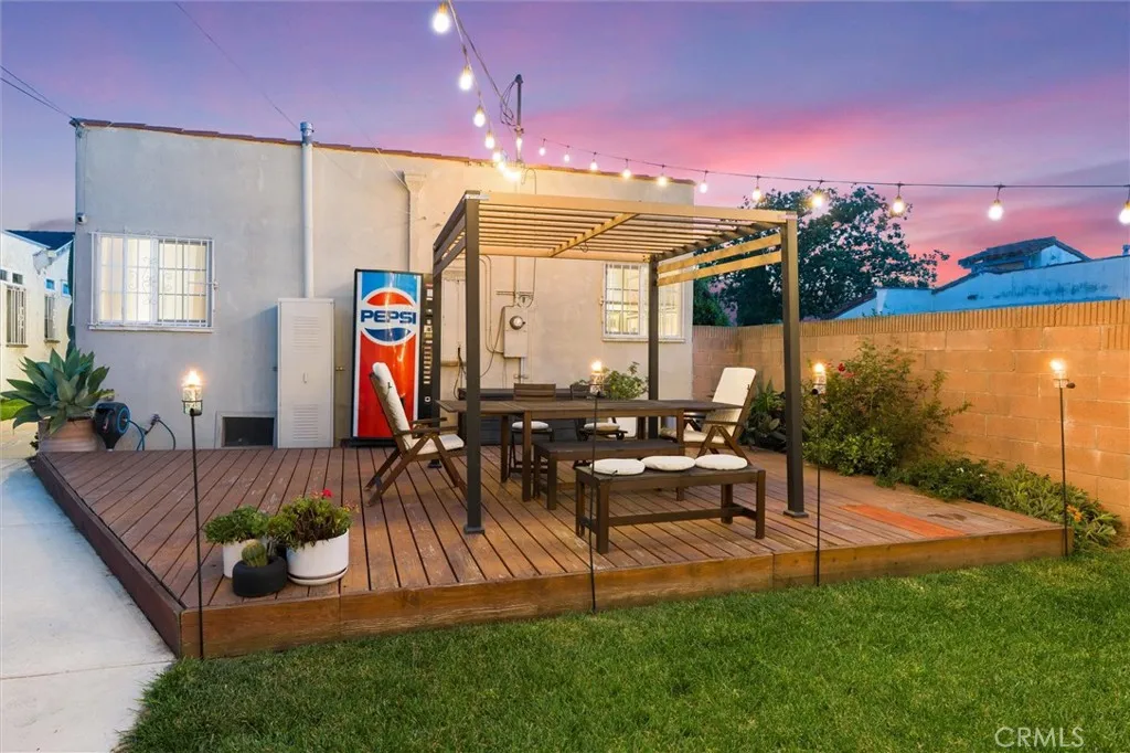 Additional image 55 of 527 W 106th Street, Los Angeles, CA 90044