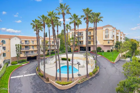 4760 Templeton Street Unit 3222, Los Angeles, CA MLS: P1-22131