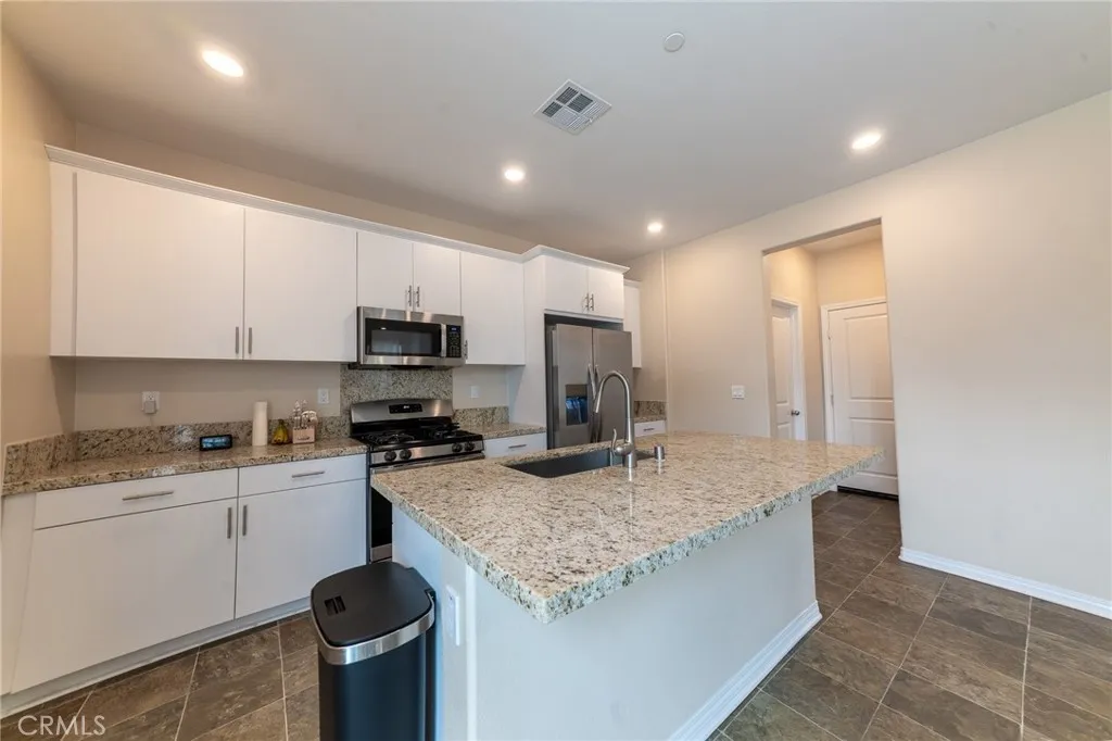 Additional image 8 of 2464 Gunner Ridge Way, Rialto, CA 92377