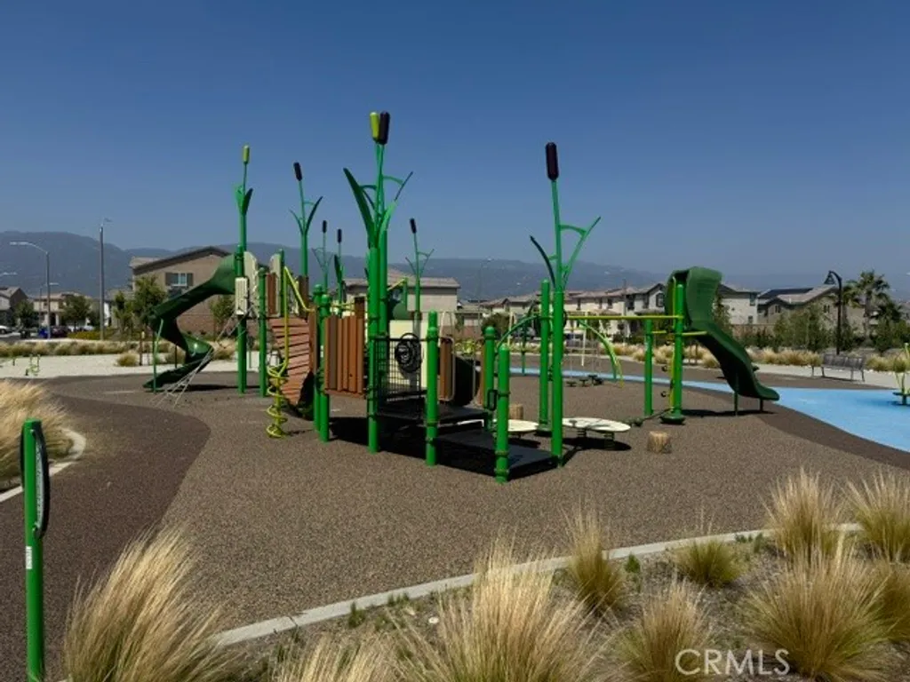 Additional image 33 of 2464 Gunner Ridge Way, Rialto, CA 92377