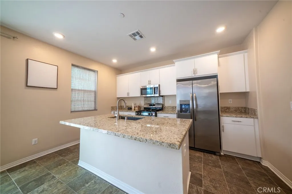 Additional image 7 of 2464 Gunner Ridge Way, Rialto, CA 92377