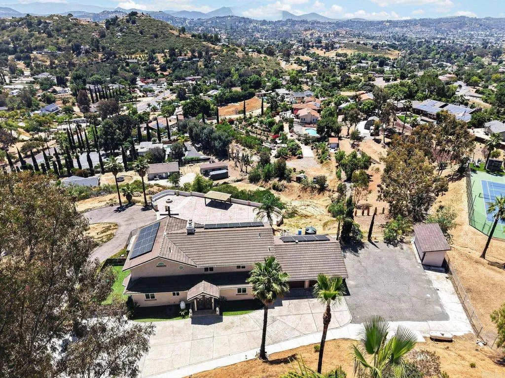 Additional image 4 of 1710 Lotus Lane, El Cajon, CA 92021
