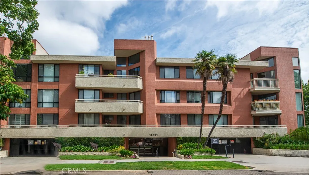 14521 Benefit St Unit 207, Sherman Oaks, CA 91403