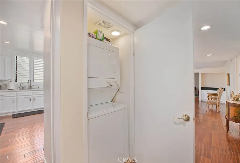 Additional image 40 of 14521 Benefit St Unit 207, Sherman Oaks, CA 91403