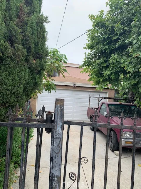 2423 E Piru Street, Compton, CA MLS: RS24196231