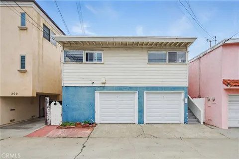 211 Crest Drive, Manhattan Beach, CA MLS: SB25102571