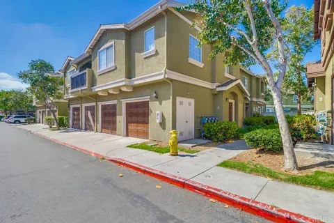 1142 Latigo Cove Cv Unit 8, Chula Vista, CA MLS: PTP2502883